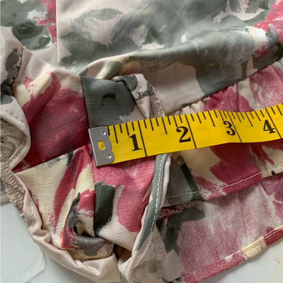 Bebe Floral V-Neck Ruffled Shorts Silky Romper - Picture 15 of 16